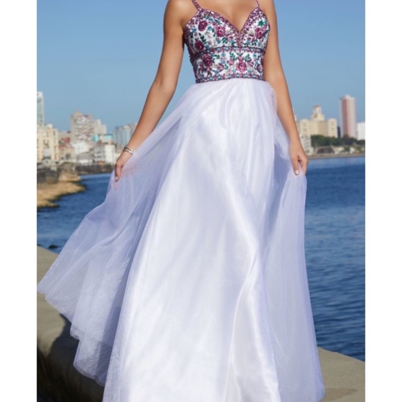 Mori Lee prom dress - Picture 1 of 4